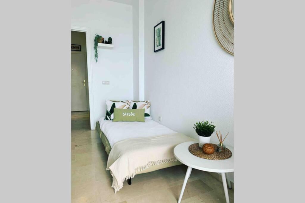Amazing Frontline Sea Views Studio Apartment Castillo Del Vigia Torremolinos Buitenkant foto